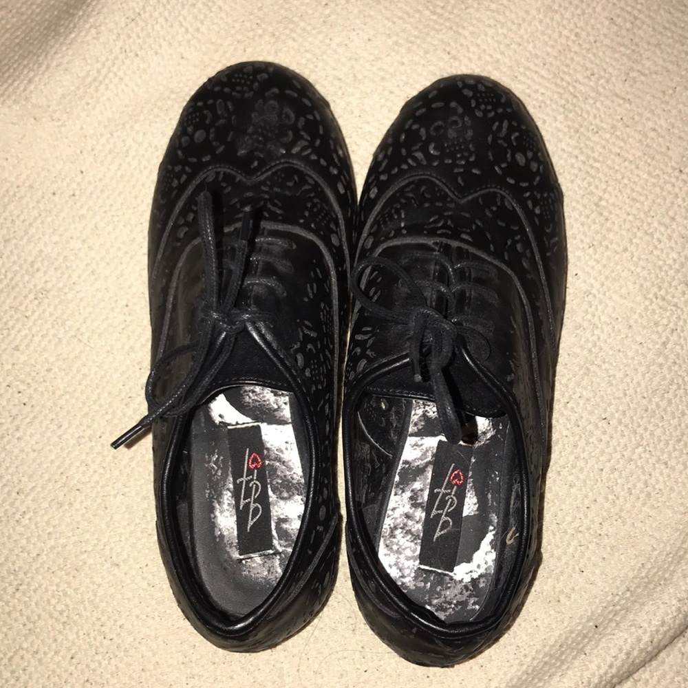 unique black floral lace cutout shoes
